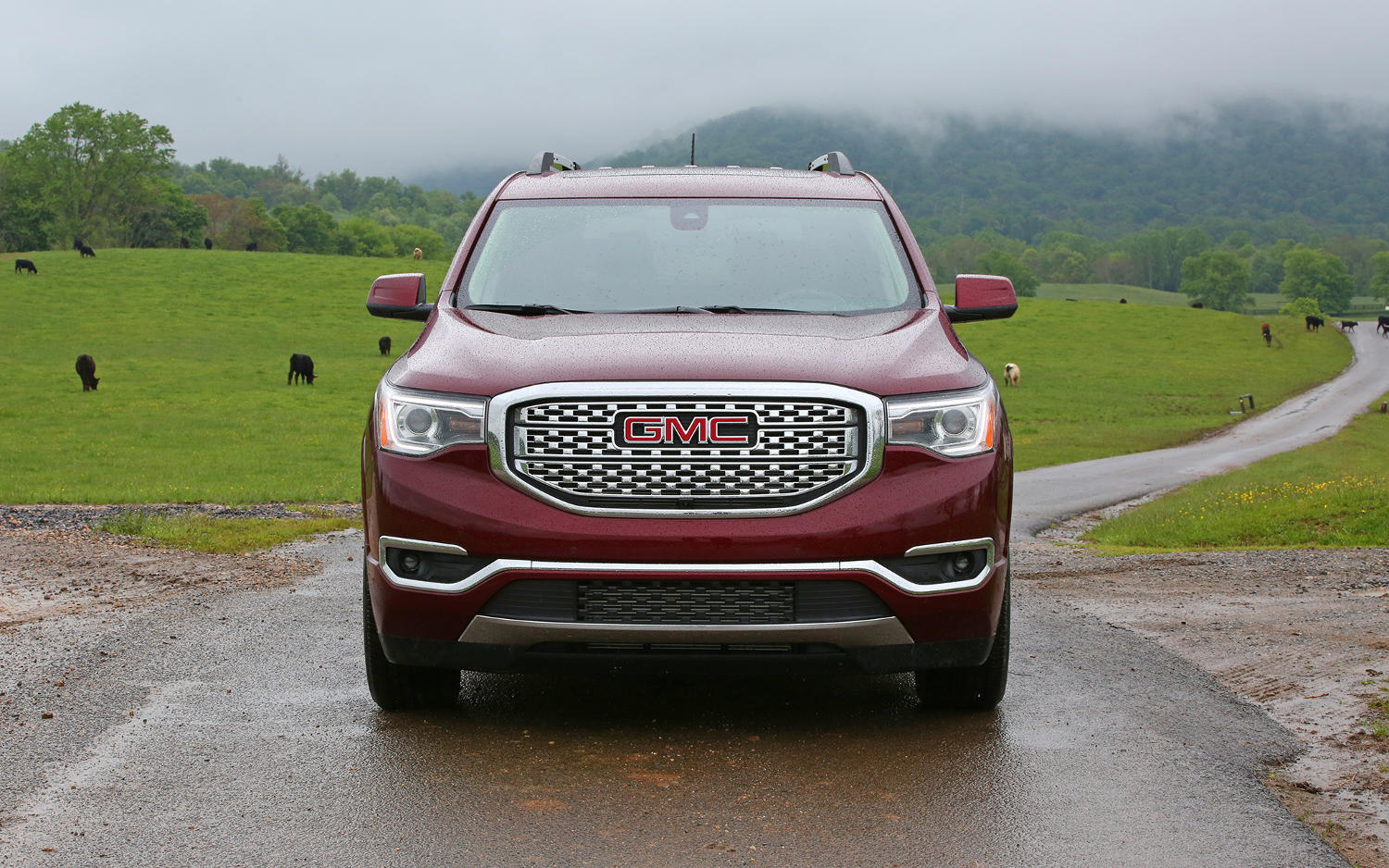 Comparison GMC Acadia Limited 2017 vs GMC Acadia Denali 2017